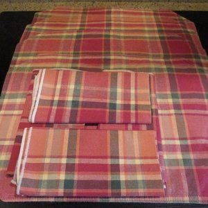 4 Striped Padded Reversible Octagon Placemats with 4 Matching Napkins